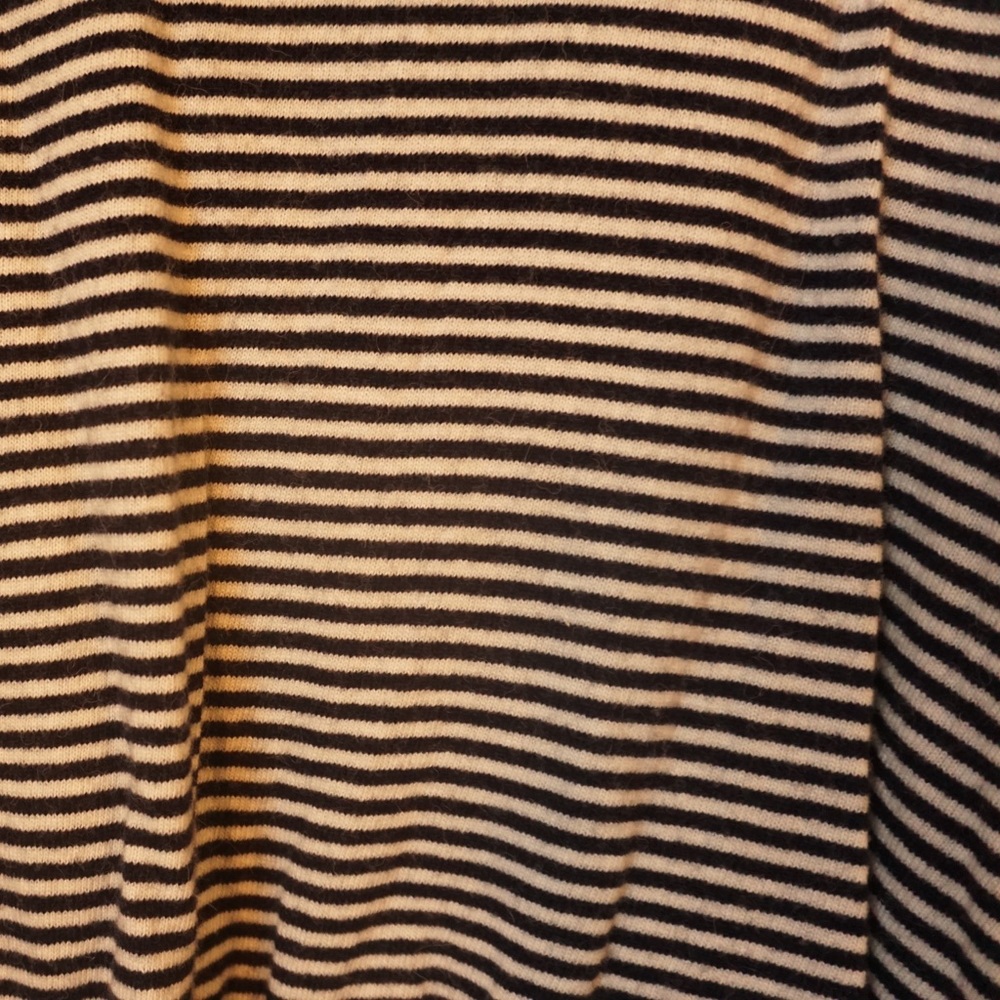 Madewell size Medium sweater. Navy and white stripes. Soft and warm. - Picture 2 of 4